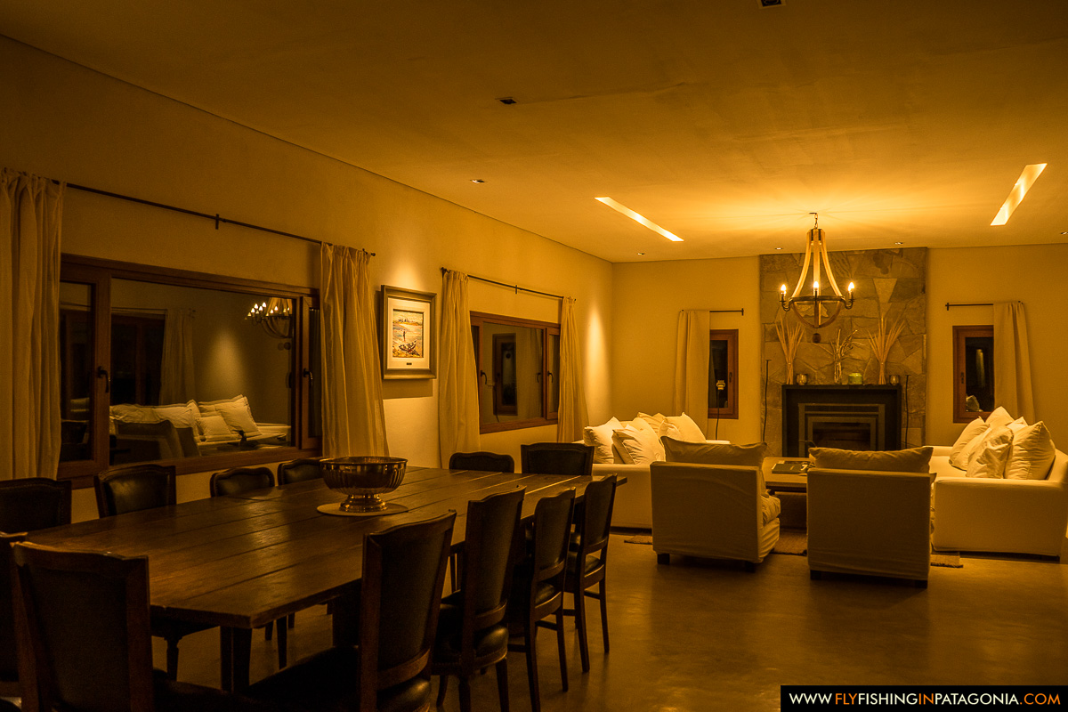 Limay River Lodge living room photo