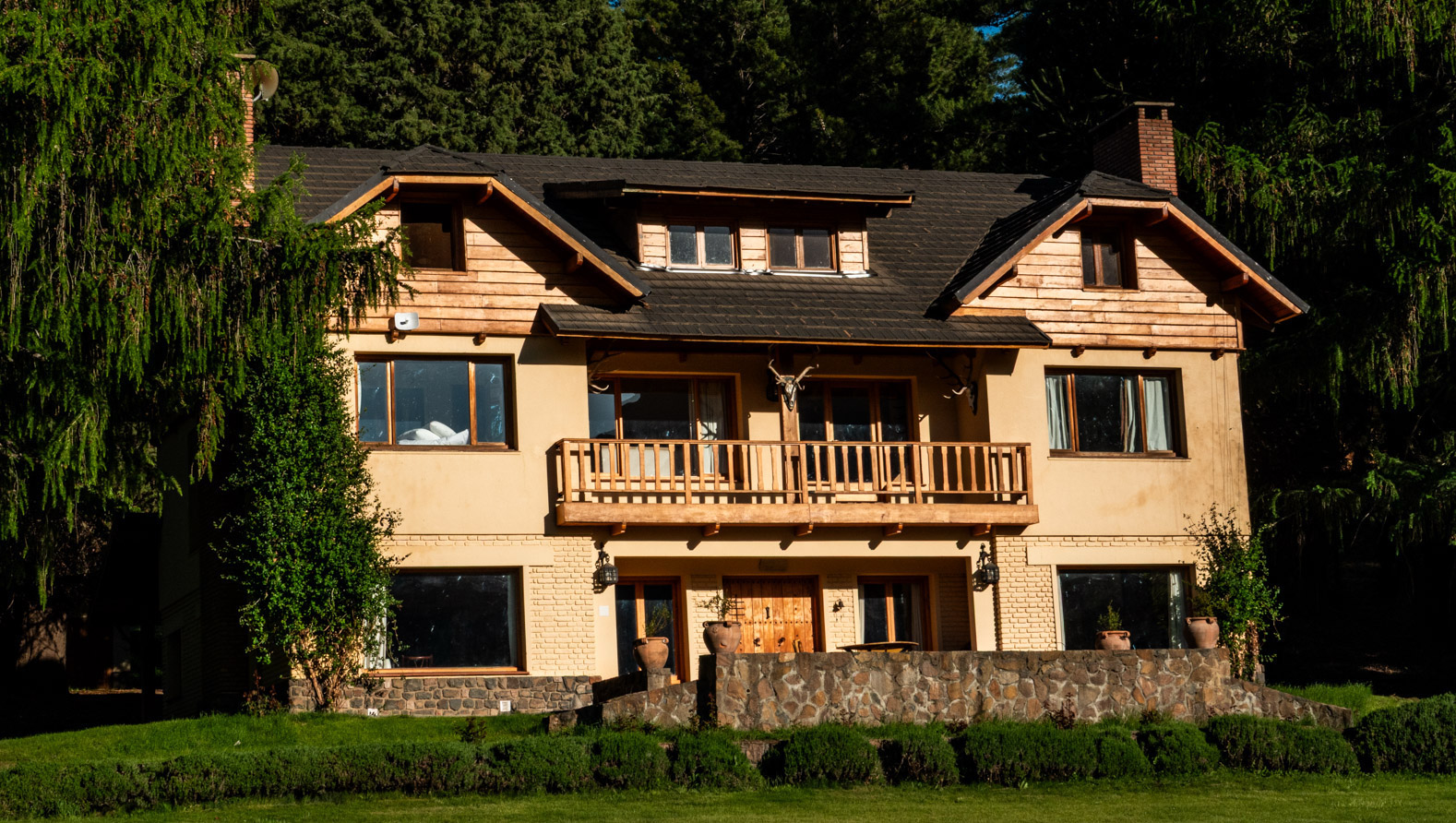 Estancia Pilolil Lodge