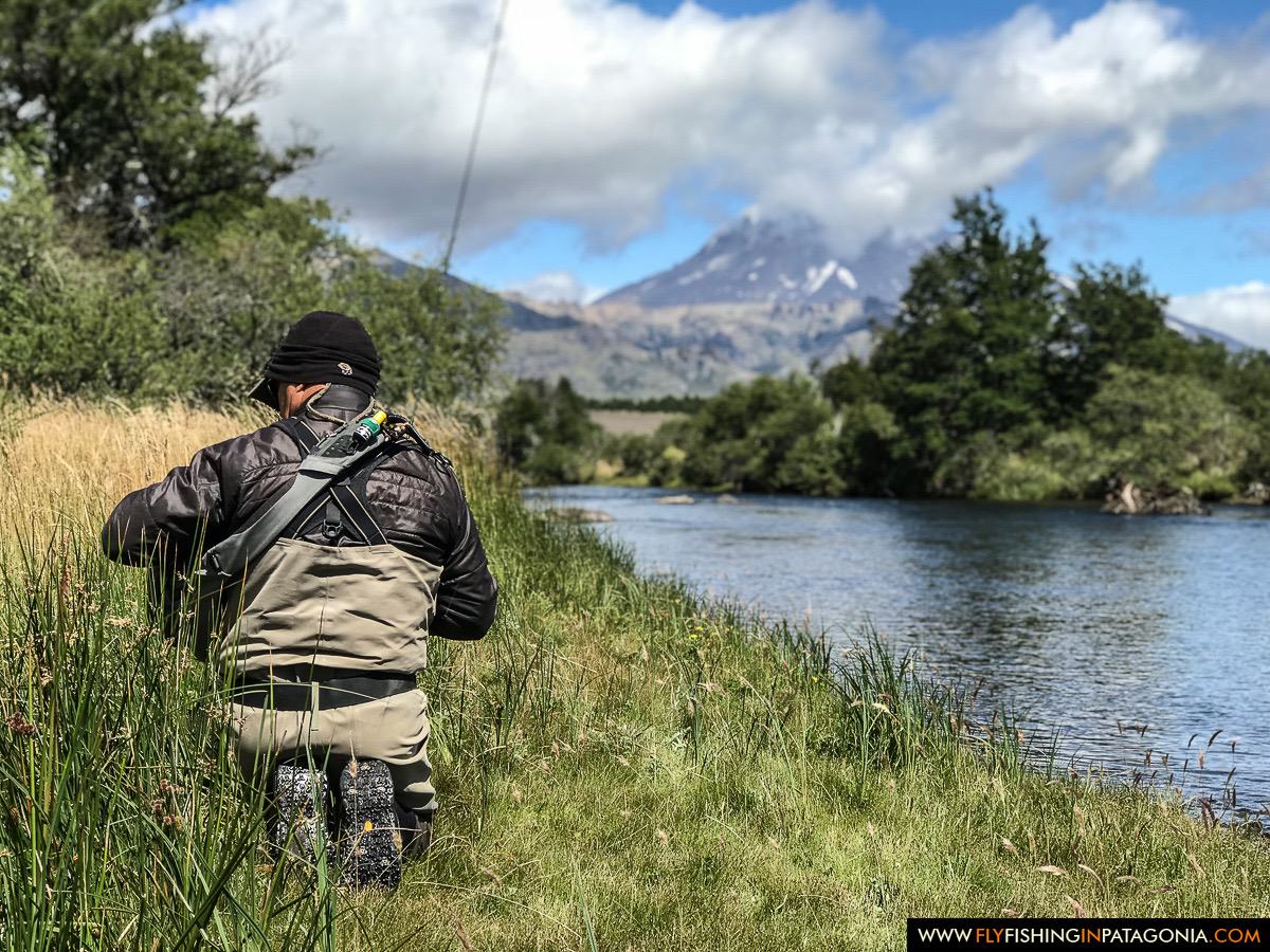 Michael Polaire preparing to cast on the Malleo River
