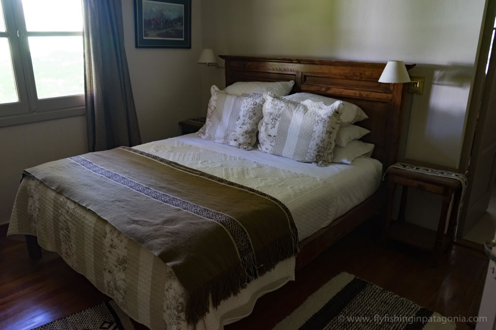 Guest bedroom at Quemquemtreu Lodge