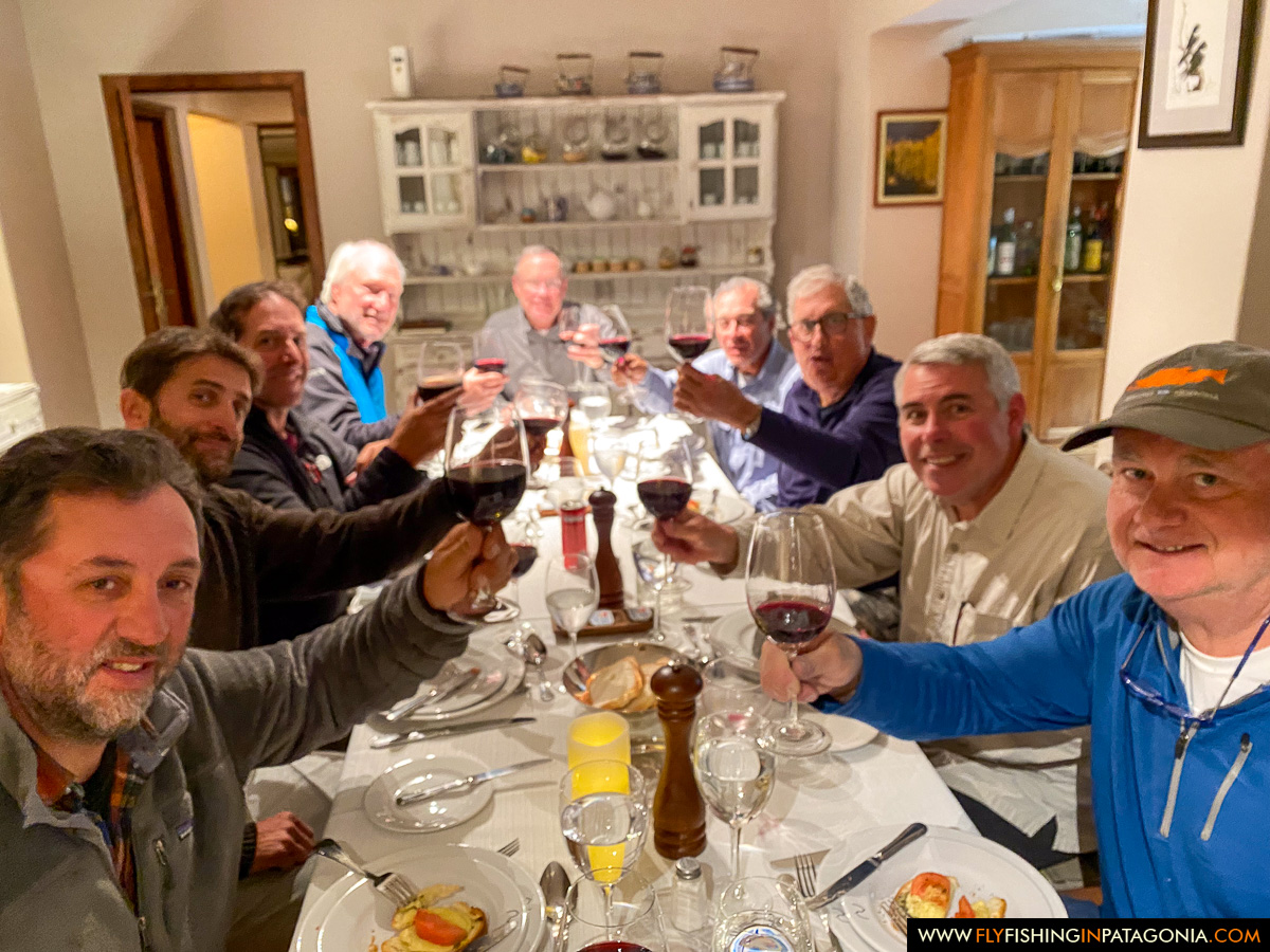 Guests enjoying an evening at Quemquemtreu Lodge